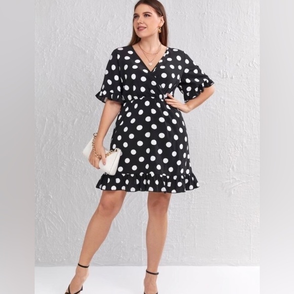 NWOT Polka Dot Retro V Neck Dress - Picture 3 of 5